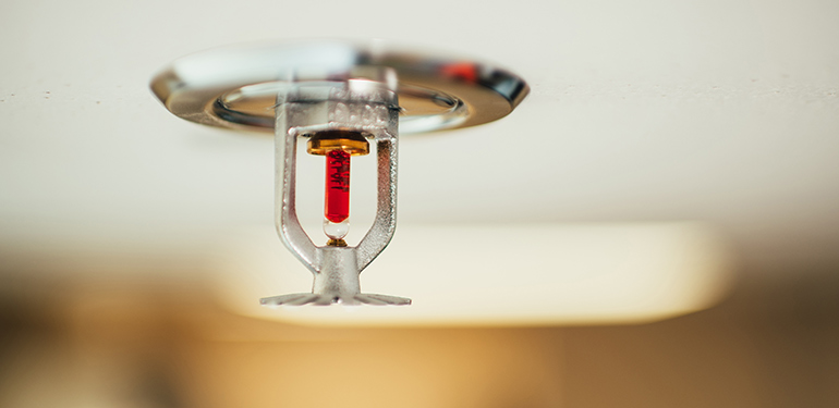 Närbild på sprinklerhuvud