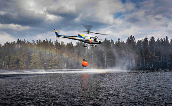Så-rustat-är-Sverige-för-skogsbränder-helikopter.png
