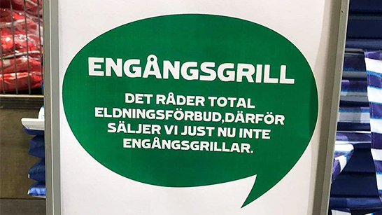 En skylt med en grön pratbubbla som lyder Engångsgrill,