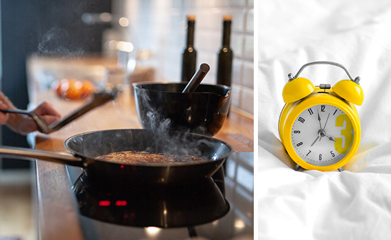 Bränd pannkaka på stekpanna samt en väckarklocka