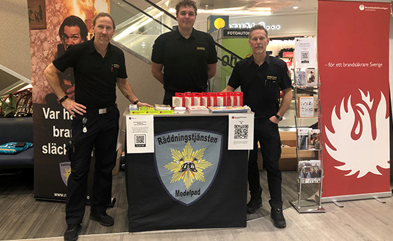 Utställningsmonter med personal