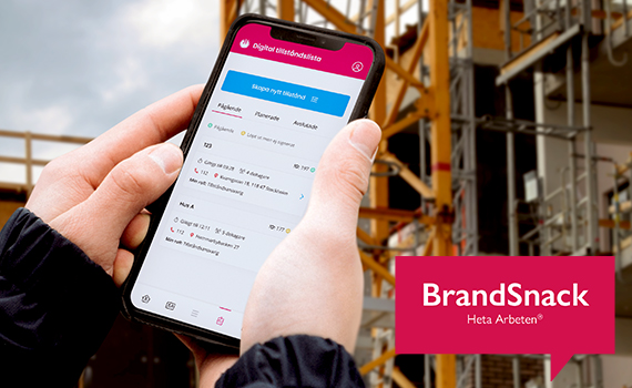Digital tillståndslista på en mobilskärm och texten Brandsnack