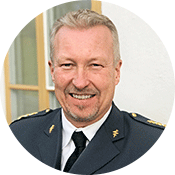 Brandskydd-skr&auml;ddarsytt-f&ouml;r-f&ouml;rsvarets-uniform-Stefan.png